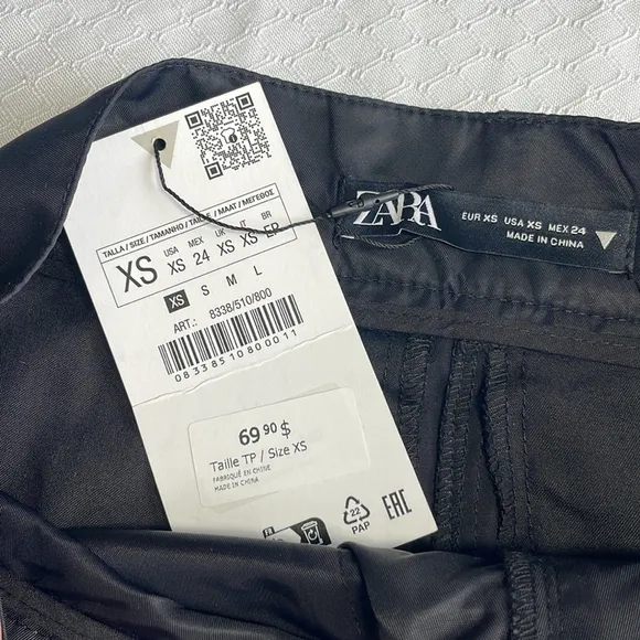 Zara Black Zippered Nylon Skirt NWT